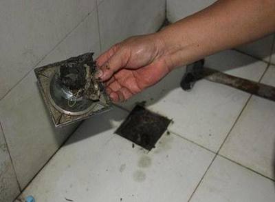 下水道反复堵塞怎么办？三个小妙招不花钱就能轻松疏通